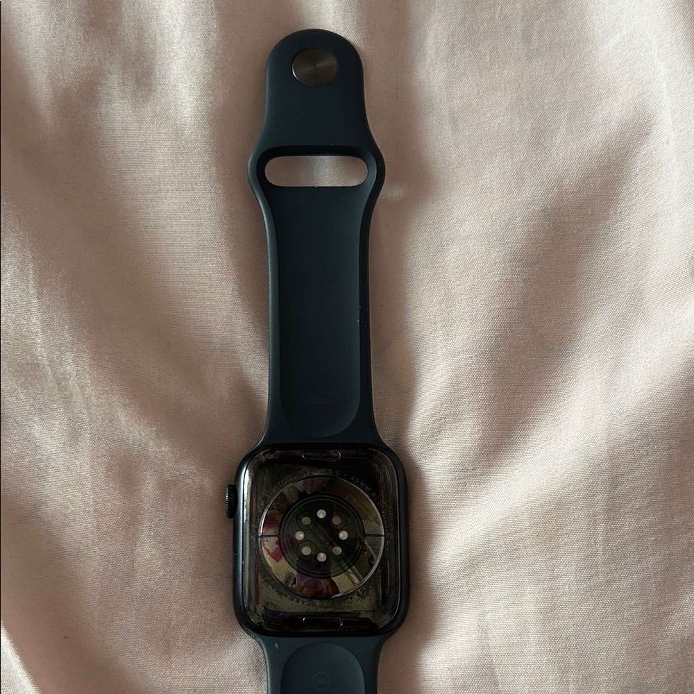 Apple Watch - Picture 2 of 4